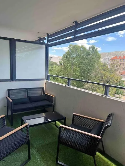10 Min Du Centre-Ville Terrasse Avec Vue + Parking Marseille France